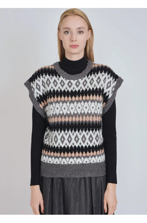 Warm Grey Vest with Classic Pattern
