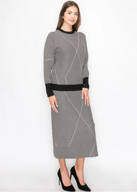 Graphic Black and White Knit Skirt