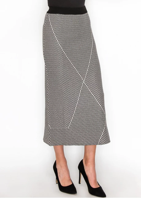 Graphic Black and White Knit Skirt